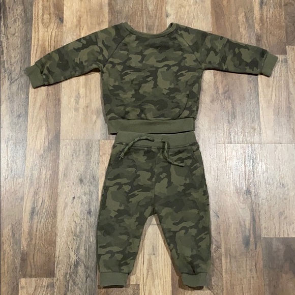 army fatigue sweatsuit